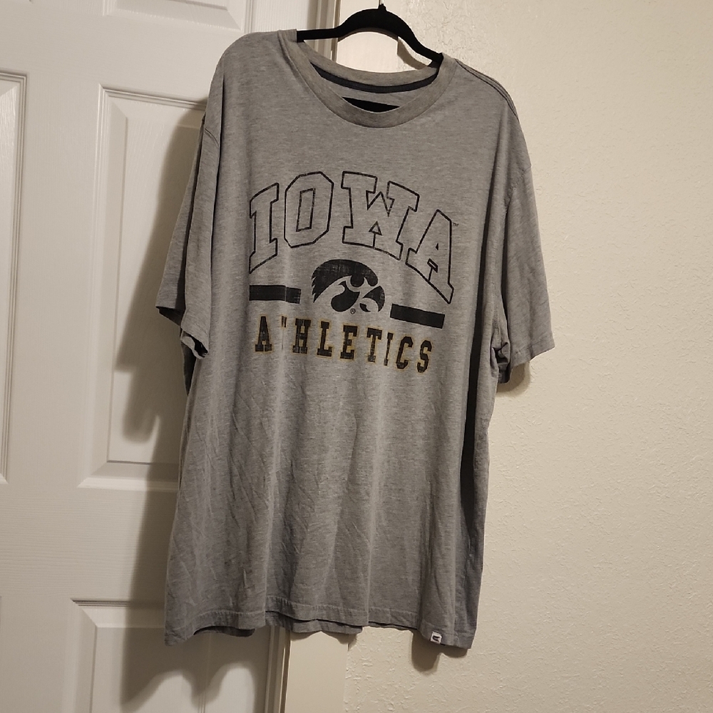 Hawkeyes - Colosseum Gray Iowa Athletics Tee